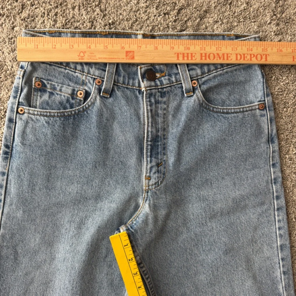 Vintage Levis 550 Relaxed Fit Tapered Leg Jeans Light Wash Blue USA Made 30x32